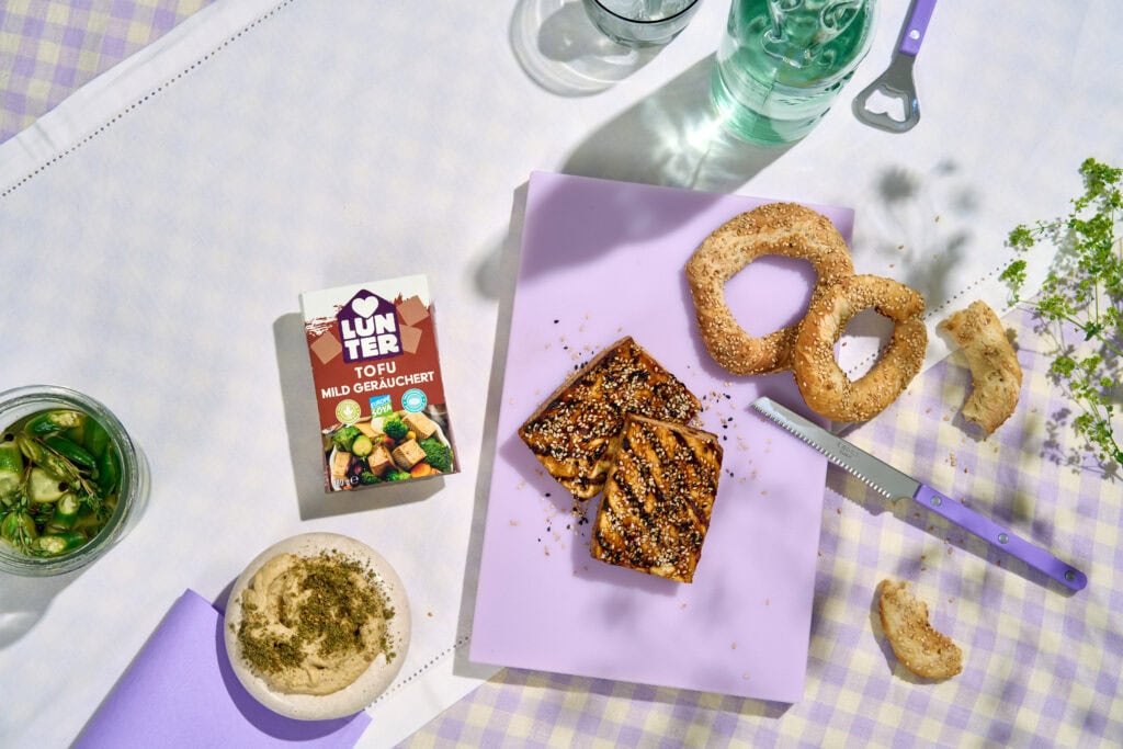 Gegrillter Tofu mit Sesamkruste