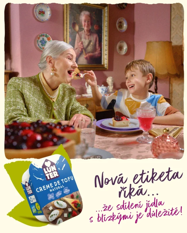 Nechceš se u stolu dělit o jídlo? Podle nové etikety je důležité umět se podělit. Naštěstí když je jídlo plné zdravých, poctivých surovin, je to absolutně jednoduché. 💙 Vyzkoušej naši novou etiketu, se stále stejně chutnými a zdravými produkty. 😋 Už teď i ve tvém obchodě! 🏃‍♀️